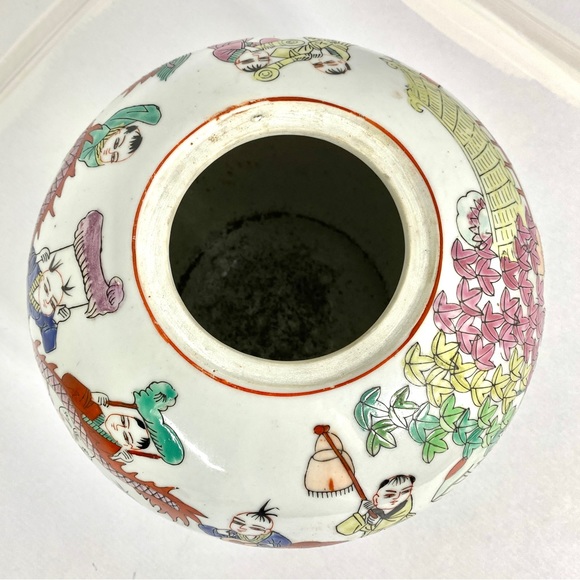 Chinese Famille Rose Ginger Jar - Picture 4 of 8